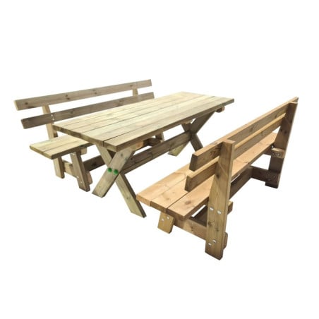 Mesa de madera XERTA con bancos con respaldo VIC