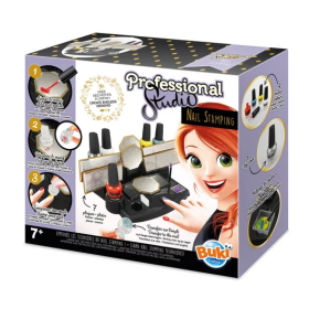 Estudio Profesional De Uñas De Buki