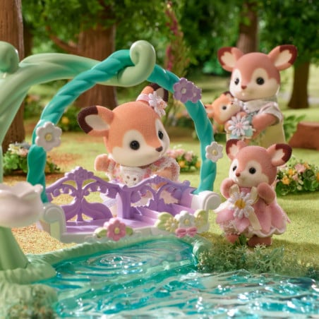 Sylvanian Families Bebé Ciervo Columpio Floral