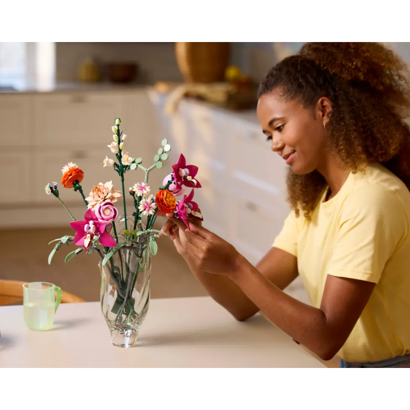 LEGO Botanicals Ramo De Flores Fantasía En Rosa