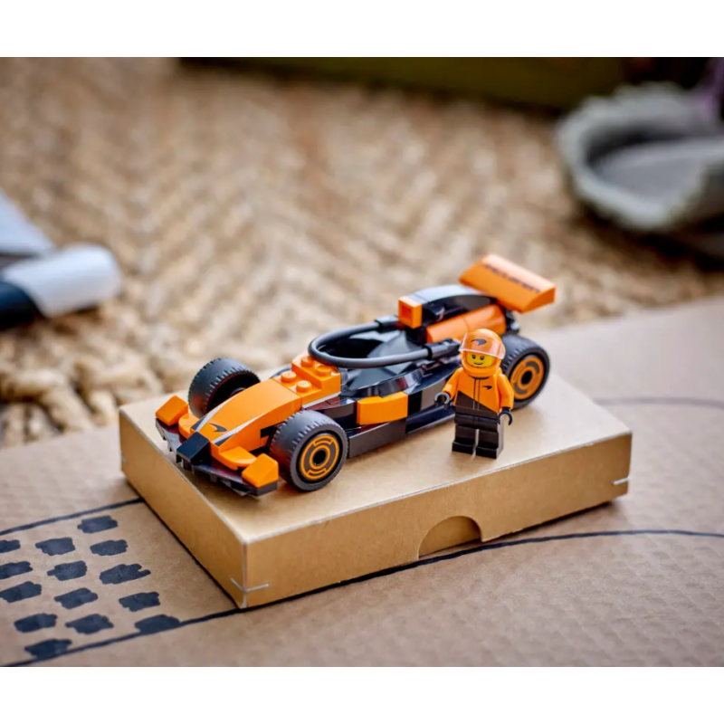 LEGO City Piloto De F1 Con Coche Mclaren