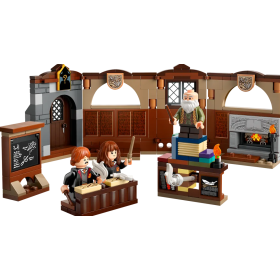 LEGO Harry Potter Castillo De Hogwarts Clase De Encantamientos De LEGO 2