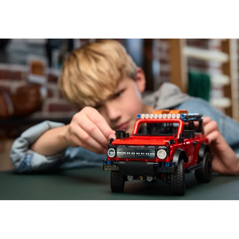 LEGO Technic Furgoneta Ford Bronco