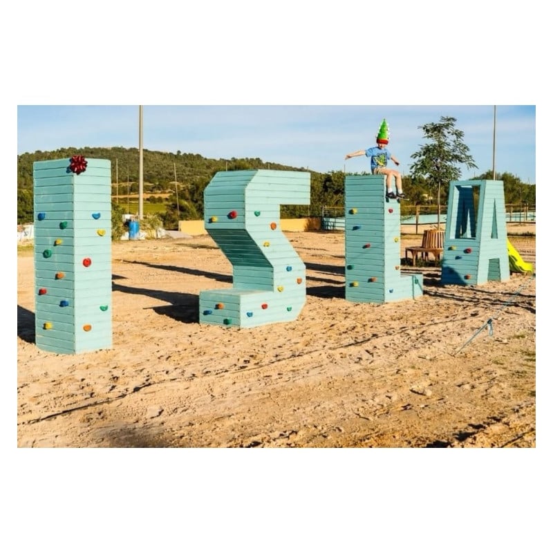 Letras Gigantes Masgames ALPHAPLAY con piedras de escalar pintadas   Superficie de arena, tierra o césped