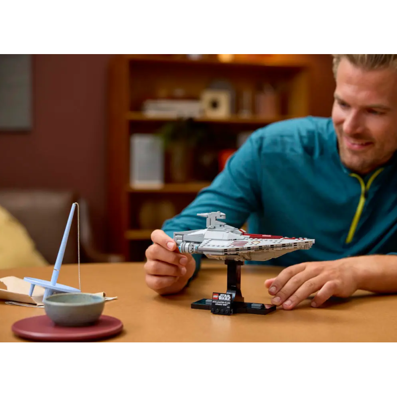 LEGO Star Wars Nave De Asalto Clase Acclamator