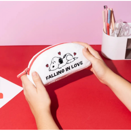Estuche Felpa Snoopy Love Season