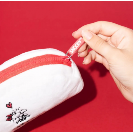 Estuche Felpa Snoopy Love Season