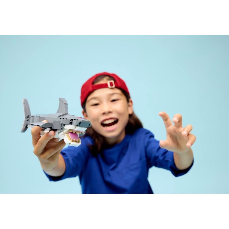 LEGO Creator Feroz Tiburón Con Cofre Del Tesoro 31381