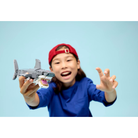 LEGO Creator Feroz Tiburón Con Cofre Del Tesoro 31381