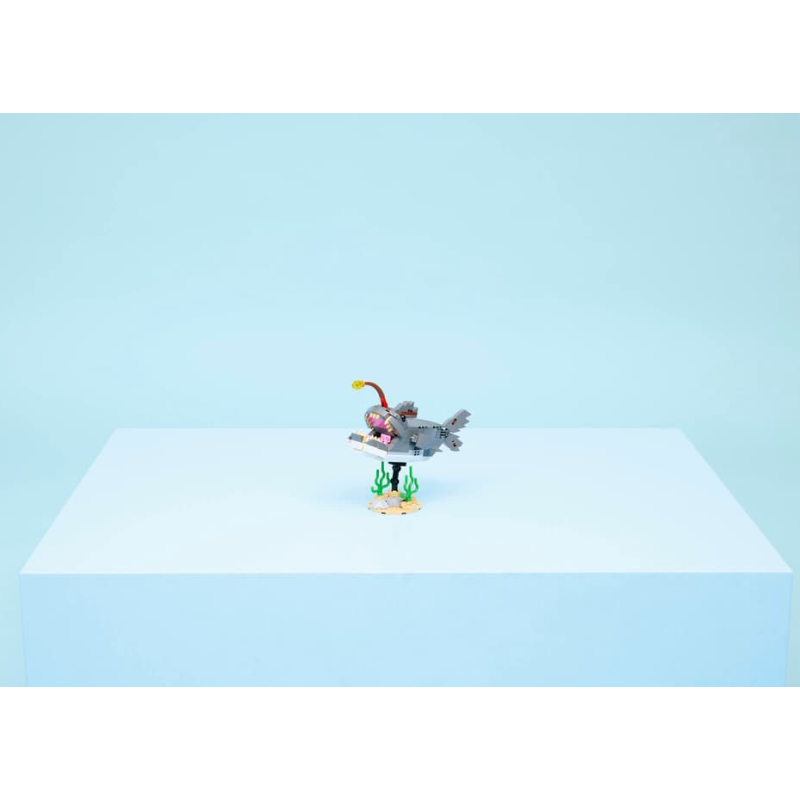 LEGO Creator Feroz Tiburón Con Cofre Del Tesoro 31381