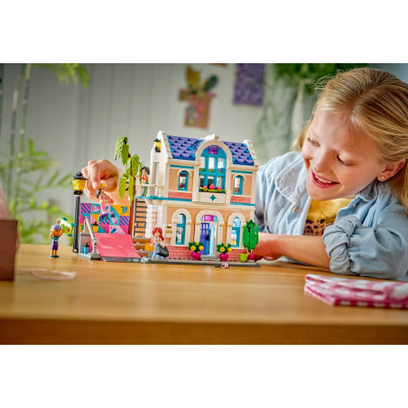 LEGO Friends Casa Familiar Liann 42687