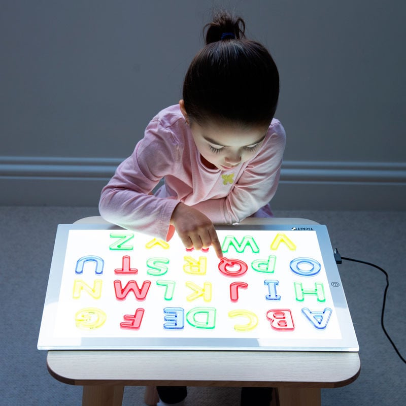 TickiT Letras Mayúsculas Translúcidas 26 Piezas