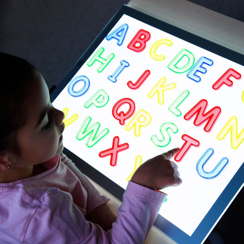 TickiT Letras Mayúsculas Translúcidas 26 Piezas