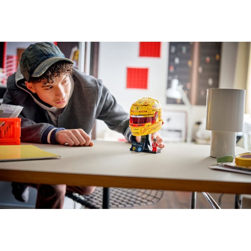LEGO Editions Scuderia Ferrari HP: Casco De Lewis Hamilton 43022
