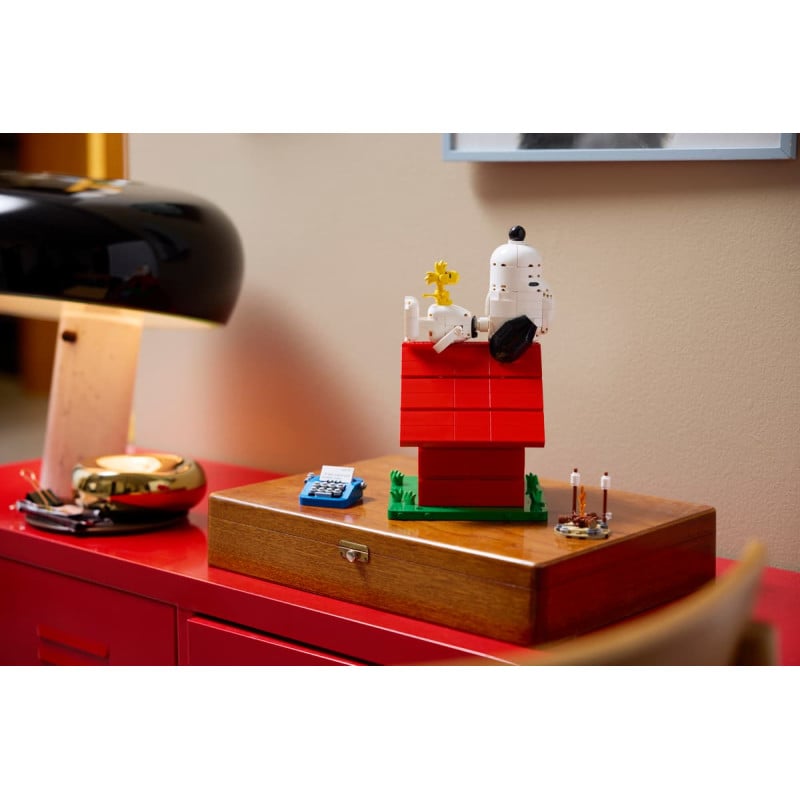 LEGO Ideas Peanuts: La Caseta De Snoopy 21368