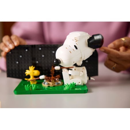 LEGO Ideas Peanuts: La Caseta De Snoopy 21368