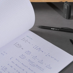 Libreta A4 Shadow Negro 48 Hojas Cuadrícula Milán 2
