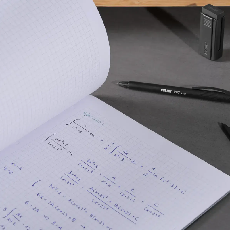 Libreta A4 Shadow Negro 48 Hojas Cuadrícula Milán
