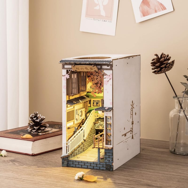 Rolife Maqueta Sujeta Libros Sakura Densya