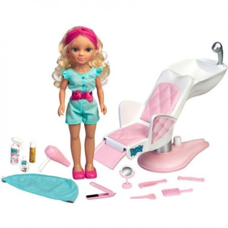 NANCY UN DIA EN LA PELUQUERIA