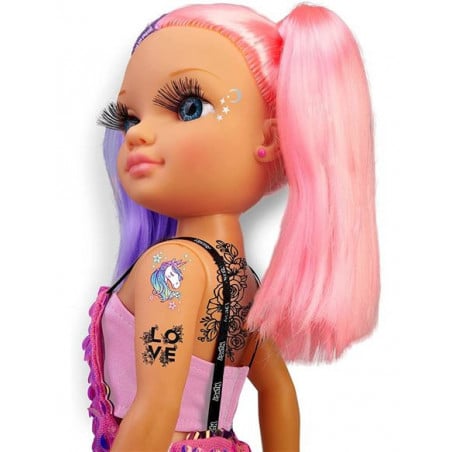 NANCY CADA DIA UN TATTOO