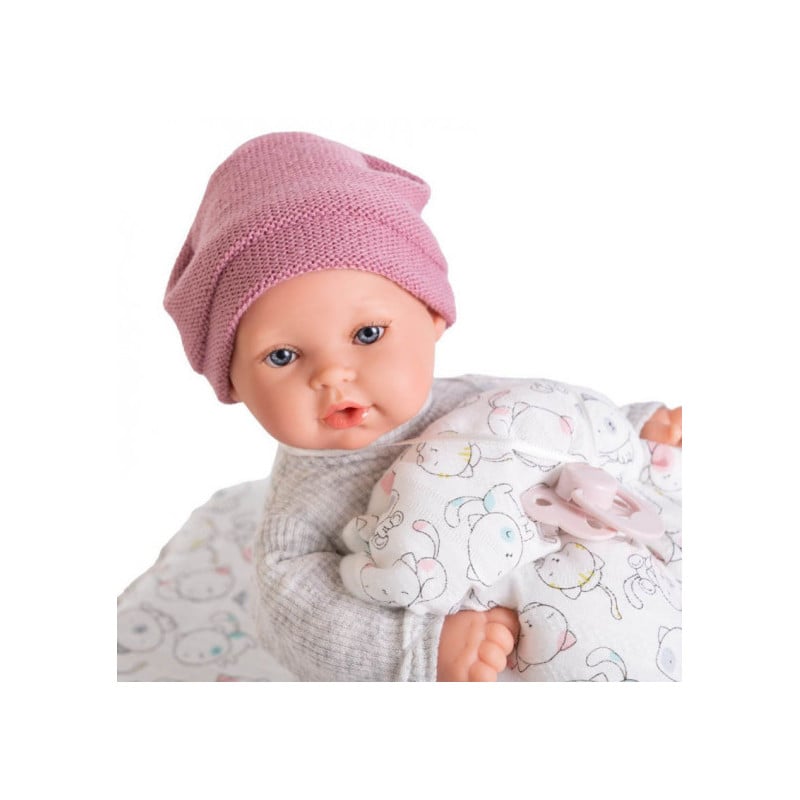 KIKA LAGRIMITAS EN SU CAMITA