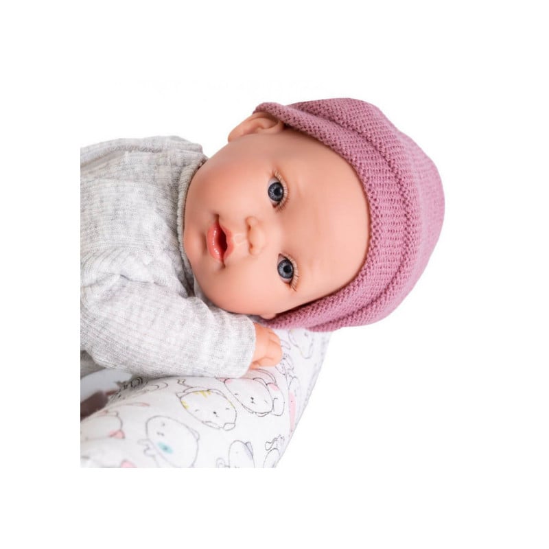 KIKA LAGRIMITAS EN SU CAMITA