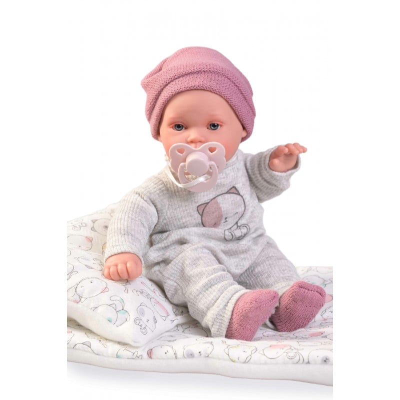 KIKA LAGRIMITAS EN SU CAMITA