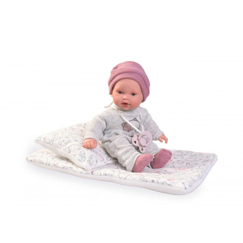 KIKA LAGRIMITAS EN SU CAMITA