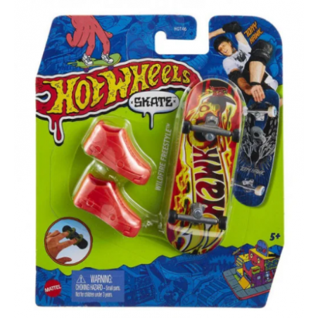 HW MINI MONOPATIN CON ZAPATOS INCLUIDOS