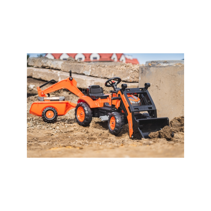 TRACTOR KUBOTA C/PALAS Y REMOLQUE