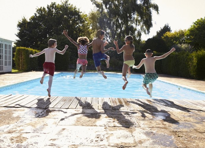 Mantenimiento de piscinas en verano: lo que tienes que saber